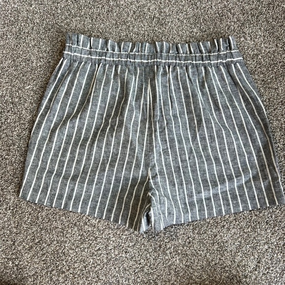 Express Black & White Stripe High Rise Linen Blend Paper Bag Short, Size M - Picture 6 of 6